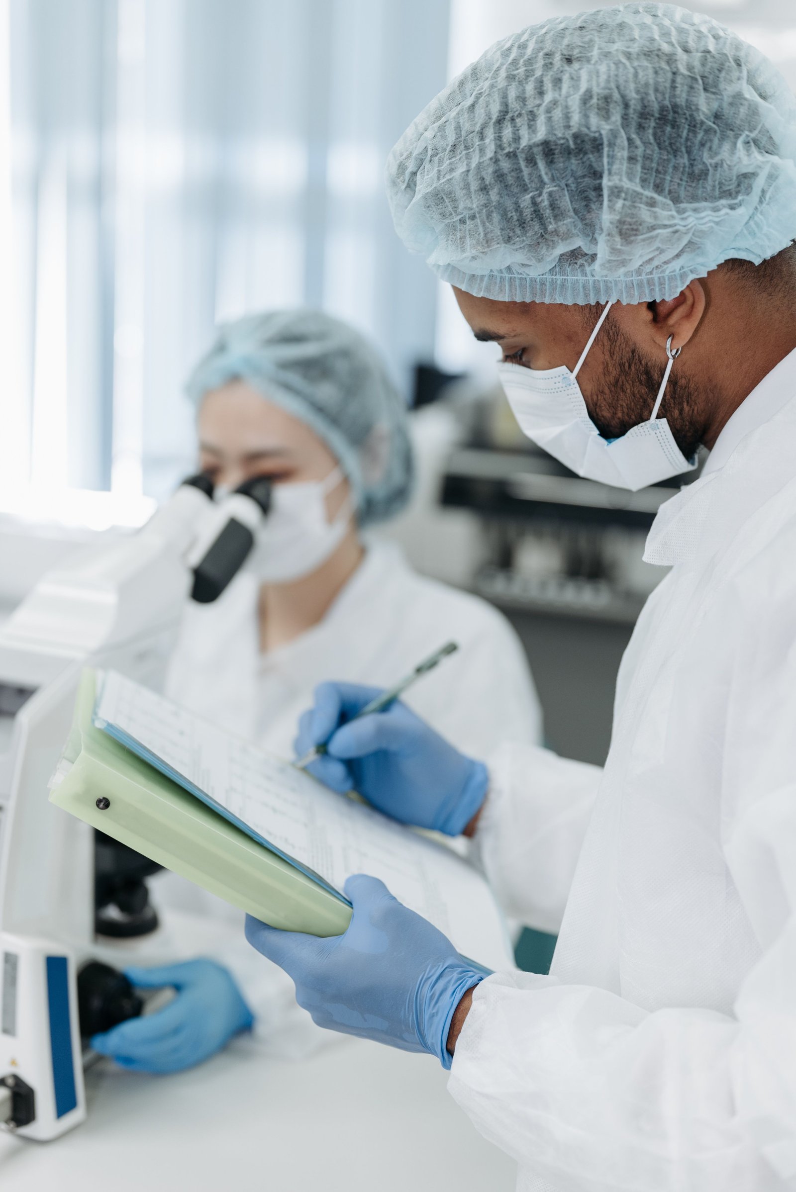 Entorno profesional relacionado con farmacia y laboratorio